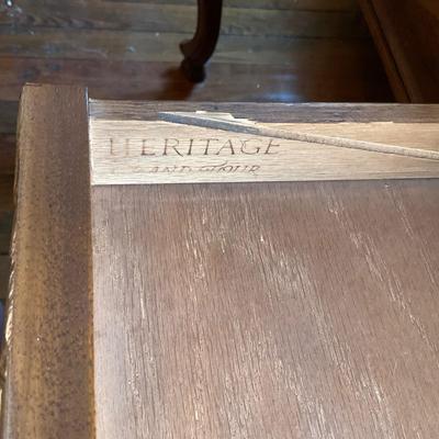 O1 Drexel Heritage Writing Desk