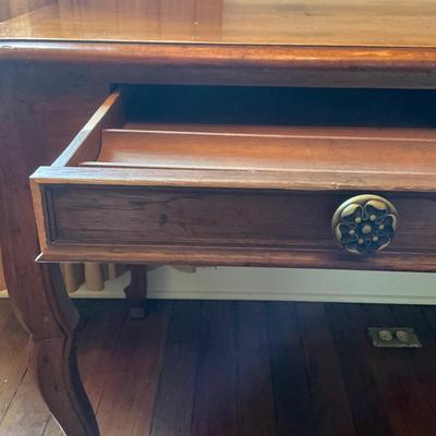 O1 Drexel Heritage Writing Desk