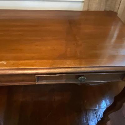 O1 Drexel Heritage Writing Desk