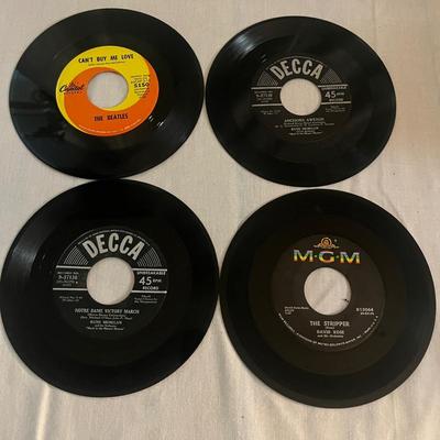 Elvis Vinyl & Collection of 45s (D-MG)