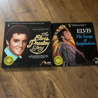 Elvis Vinyl & Collection of 45s (D-MG)
