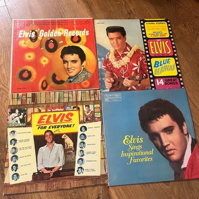 Elvis Vinyl & Collection of 45s (D-MG)