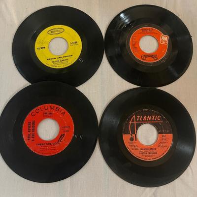 Elvis Vinyl & Collection of 45s (D-MG)