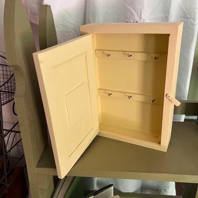 Garden Lovers - Bookcase, Books & Decor (C-RG)