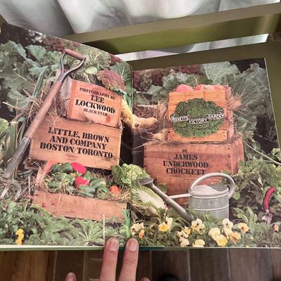 Garden Lovers - Bookcase, Books & Decor (C-RG)