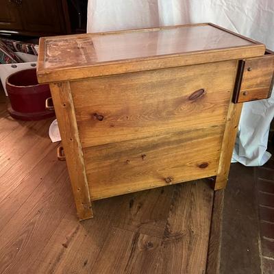 Pine End Table (LR-RG)