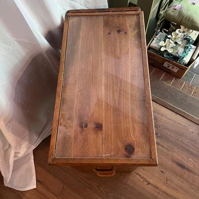 Pine End Table (LR-RG)