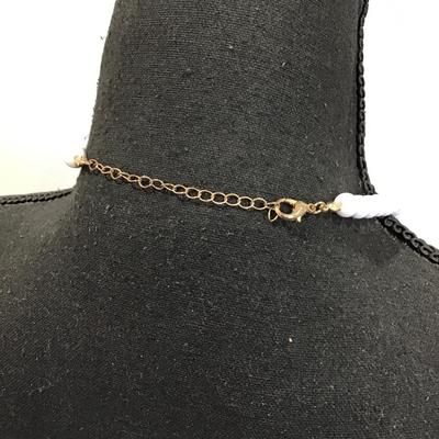 Very nice white beaded necklace