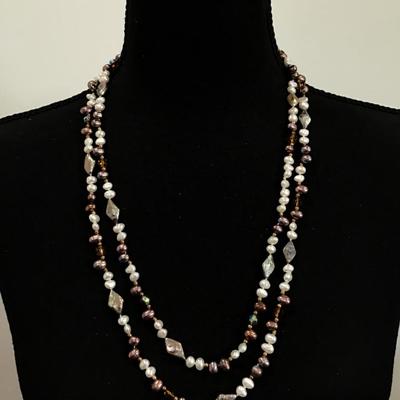 Absolutely gorgeous, genuine pearl double strand, necklace very nice beautifully made