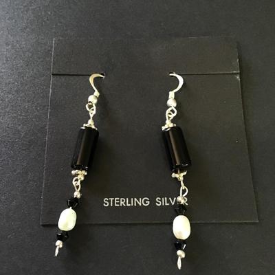 Beautiful sterling silver black onyx genuine pearl dangle, earrings 925