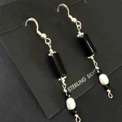 Beautiful sterling silver black onyx genuine pearl dangle, earrings 925