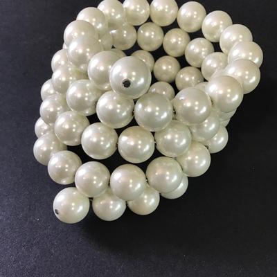 Very nice chunky faux pearl glass beaded wrap around bracelet