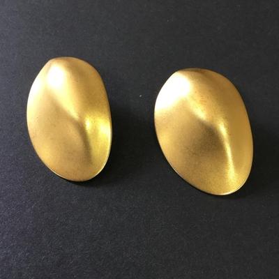 Vintage satin gold tone statement earrings