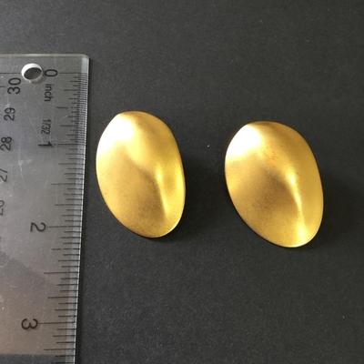 Vintage satin gold tone statement earrings