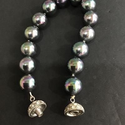 Cool Grey pearl bracelet