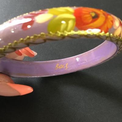 Gorgeous, vintage, handpainted bangle bracelet, very beautiful signed