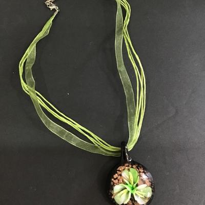 Murano glass flower pendant necklace