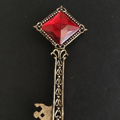 Unique vintage key brooch