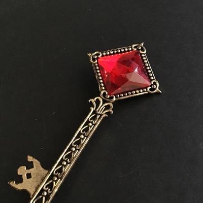 Unique vintage key brooch