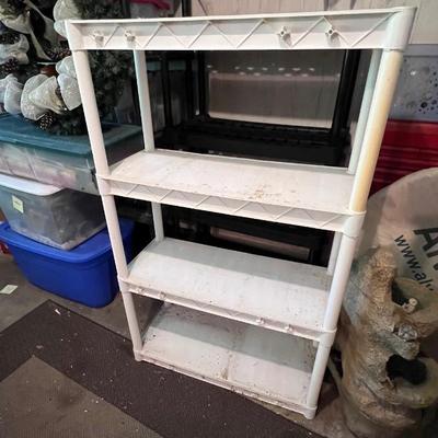 Eight Sets of Plastic Shelves (G-RG)
