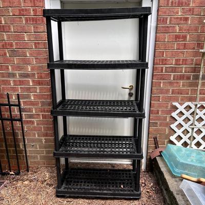 Eight Sets of Plastic Shelves (G-RG)