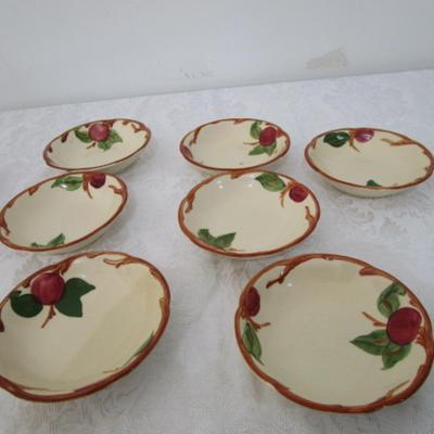 Sale Photo Thumbnail #25: 7 fruit/dessert bowls (5 have chips), 1 relish/serving dish (good condition)