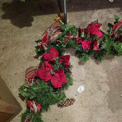 Christmas Wreaths, Garland & Lights (G-JS)