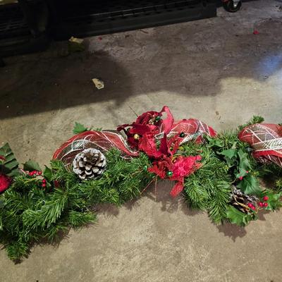 Christmas Wreaths, Garland & Lights (G-JS)