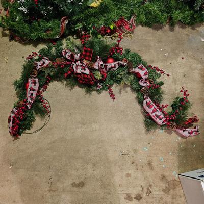 Christmas Wreaths, Garland & Lights (G-JS)