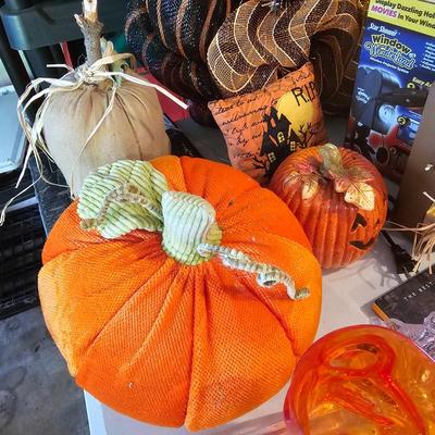 Spooky Halloween Decor (G-JS)