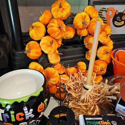 Spooky Halloween Decor (G-JS)