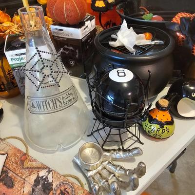 Spooky Halloween Decor (G-JS)