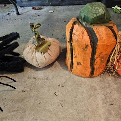 Spooky Halloween Decor (G-JS)