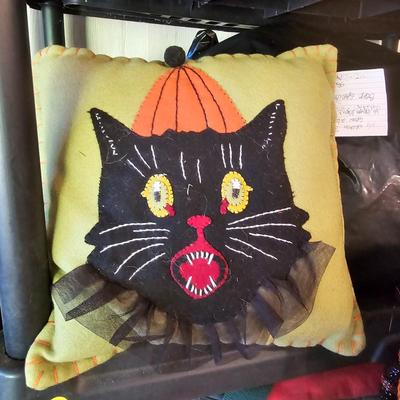 Spooky Halloween Decor (G-JS)
