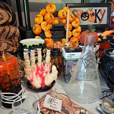 Spooky Halloween Decor (G-JS)