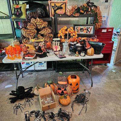 Spooky Halloween Decor (G-JS)