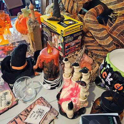 Spooky Halloween Decor (G-JS)