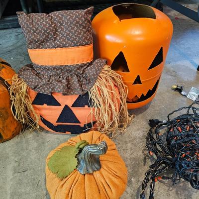 Spooky Halloween Decor (G-JS)