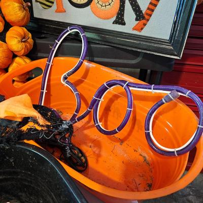Spooky Halloween Decor (G-JS)