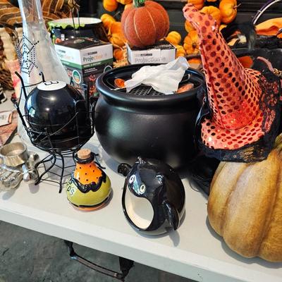 Spooky Halloween Decor (G-JS)