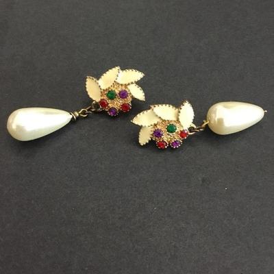 Beautiful, vintage, multicolored, rhinestone cream, enamel photo pearl dangle earrings