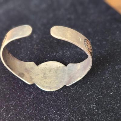 Sale Photo Thumbnail #262: Beautiful inlay in this silver cuff