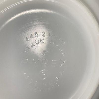 LOT 245: Vintage Pyrex Gooseberry Cinderella Mixing Bowl Four Piece Set (White / Black)