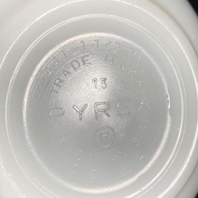LOT 245: Vintage Pyrex Gooseberry Cinderella Mixing Bowl Four Piece Set (White / Black)