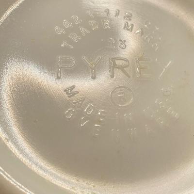 LOT 252: Three Piece Early American Pyrex Cinderella Mixing Bowl Set