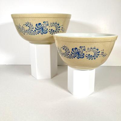 LOT 255: Collection of Five Pyrex Nesting Bowls - Early American, Homestead and Woodland Patterns