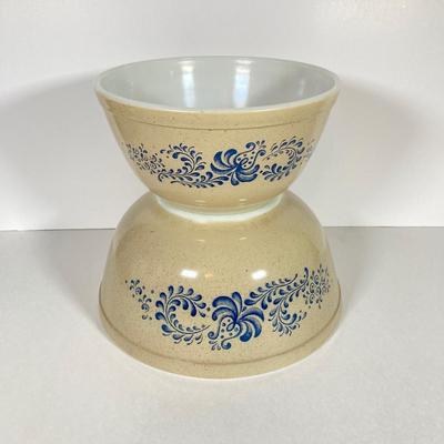 LOT 255: Collection of Five Pyrex Nesting Bowls - Early American, Homestead and Woodland Patterns