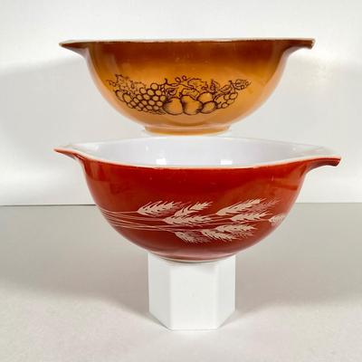 LOT 256: Four Vintage Cinderella Mixing Bowls - Spring Daisy Blossom, Autumn Harvest Wheat and Old Orchid