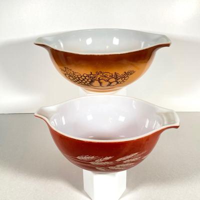 LOT 256: Four Vintage Cinderella Mixing Bowls - Spring Daisy Blossom, Autumn Harvest Wheat and Old Orchid