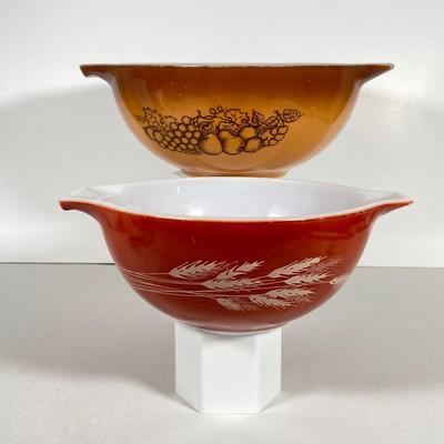 LOT 256: Four Vintage Cinderella Mixing Bowls - Spring Daisy Blossom, Autumn Harvest Wheat and Old Orchid